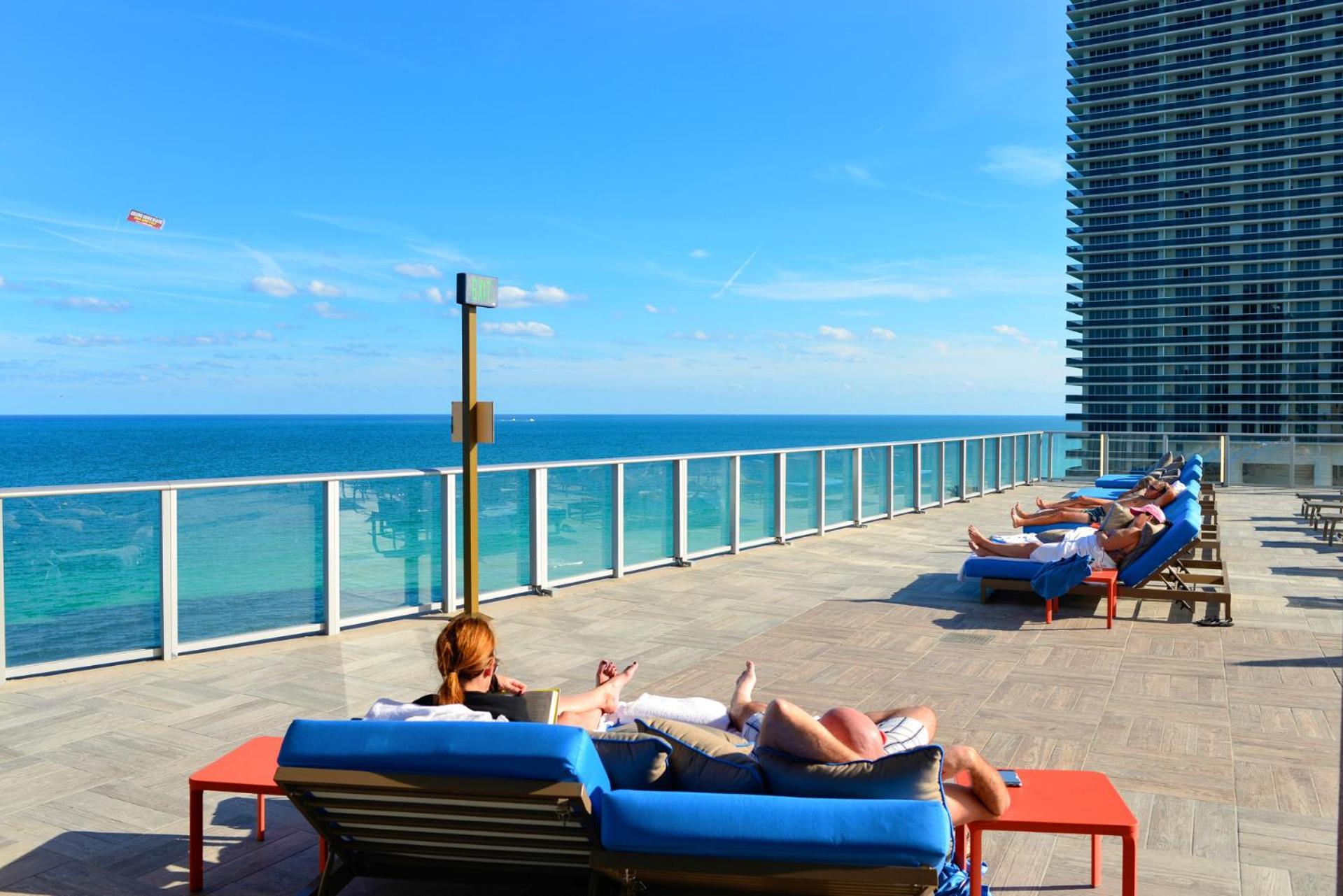 Beachfront Condo With Mesmerizing Views Голливуд Экстерьер фото